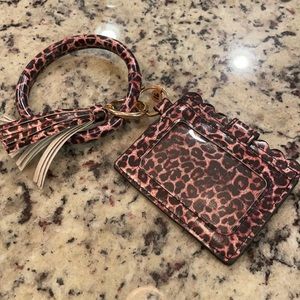 New boutique wallet with bracelet